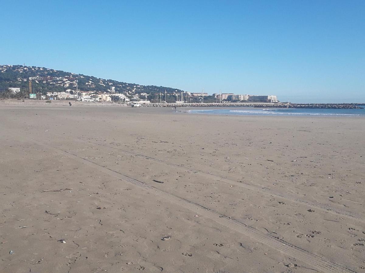 Villa En Bord De Plage 세테 외부 사진